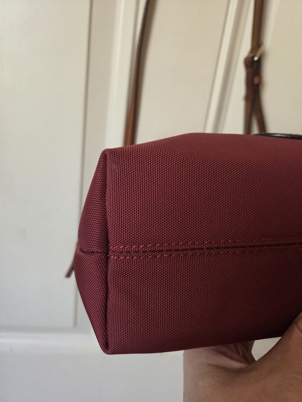 Dooney & Bourke Burgundy Nylon Crossbody with Gold Hardware ❤️💛 - Picture 5 of 10